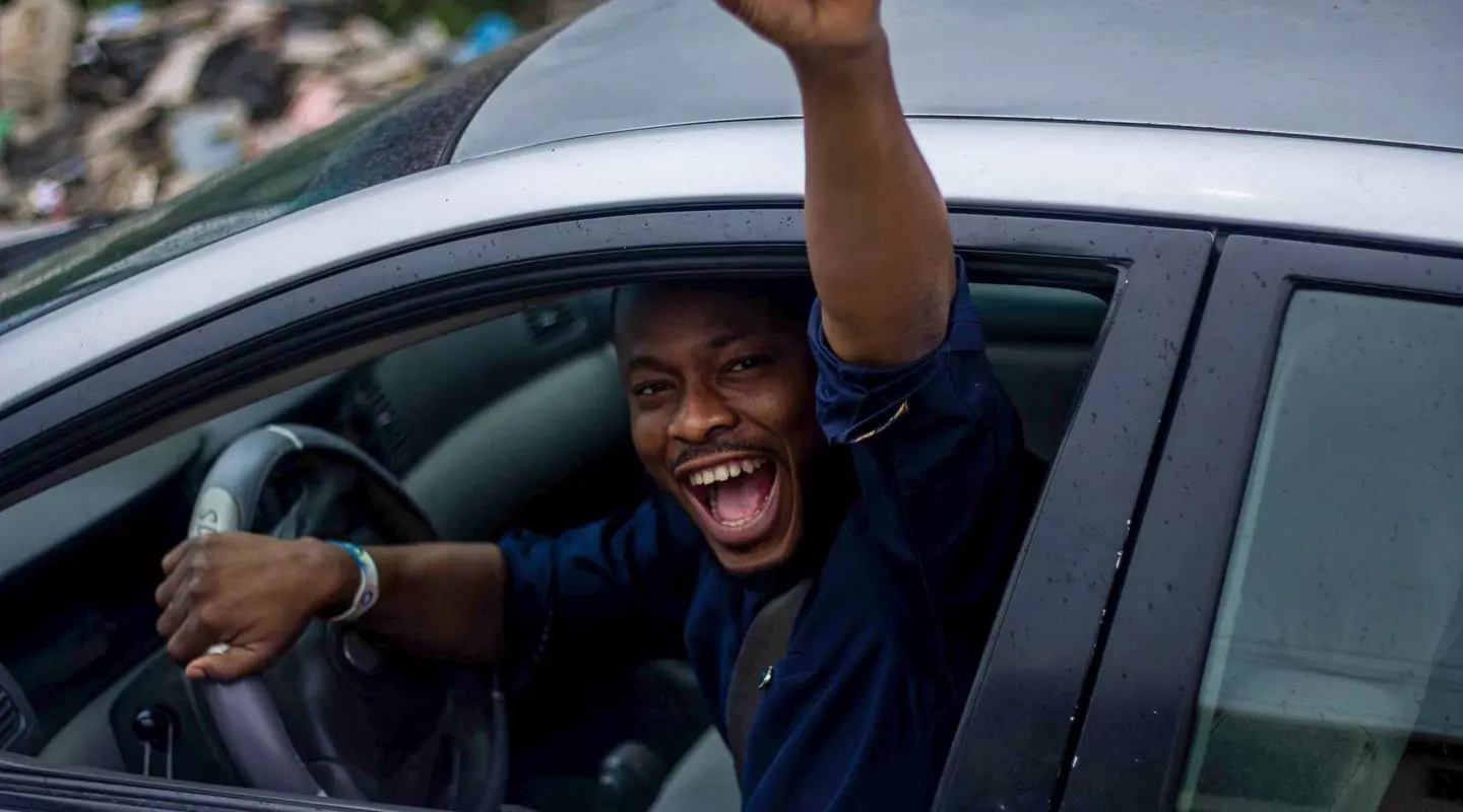 hero image_refinance a car